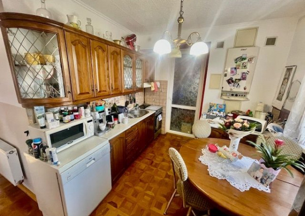 LEHNICE - Veľký Lég, na predaj veľký 3. izb. byt aj s garážou