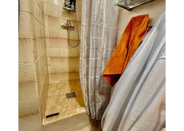 LEHNICE - Veľký Lég, na predaj veľký 3. izb. byt aj s garážou