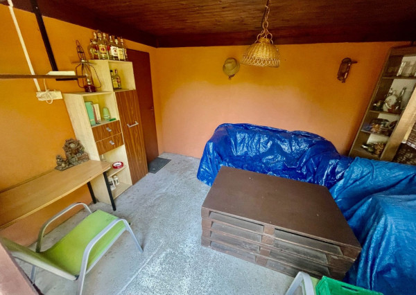 PREDAJ – pozemok s rekreačnou chatou blízku brehu Dunaja v obci Vojka nad Dunajom.