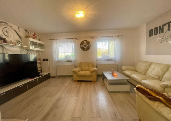 Na predaj 3 izb. rodinný dom v obci Rohovce, Dun. Streda.