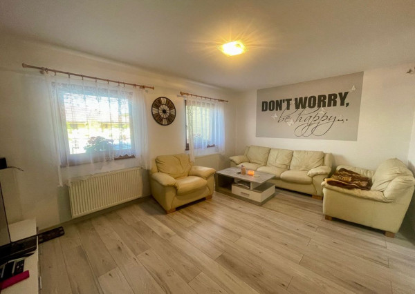 Na predaj 3 izb. rodinný dom v obci Rohovce, Dun. Streda.