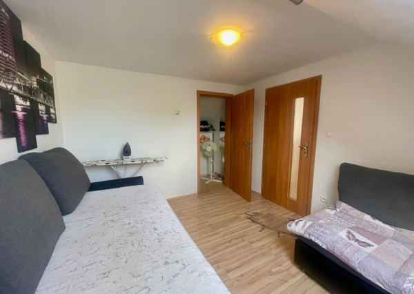 Na predaj 3 izb. rodinný dom v obci Rohovce, Dun. Streda.