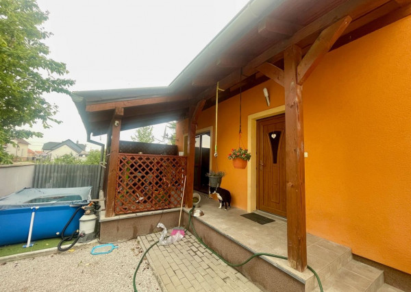 Na predaj 3 izb. rodinný dom v obci Rohovce, Dun. Streda.