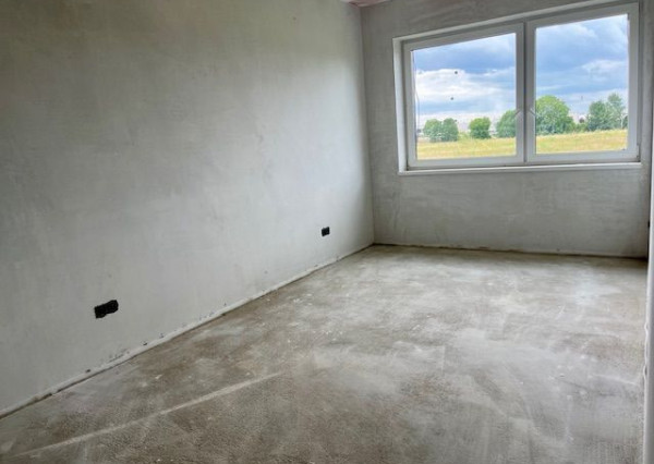 Rovinka -predaj 4 izbový byt so záhradkou.