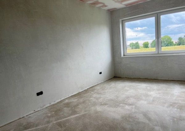 Rovinka -predaj 4 izbový byt so záhradkou.