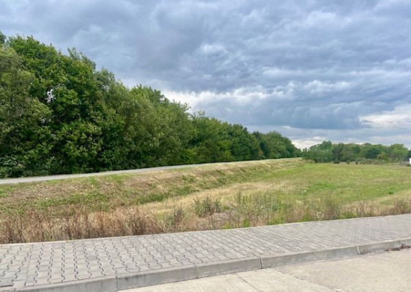 Rovinka -predaj 4 izbový byt so záhradkou.