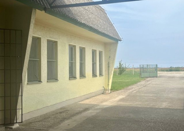 Prenájom skladového  priestoru v obci Štvrtok na Ostrove.