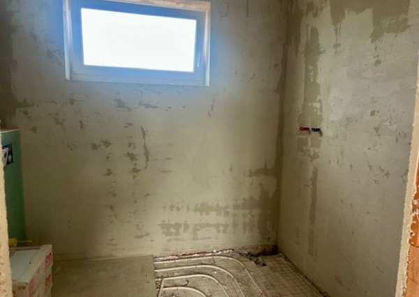 Na predaj 4 izbový bungalov v stave holodomu - obec Kyselica.