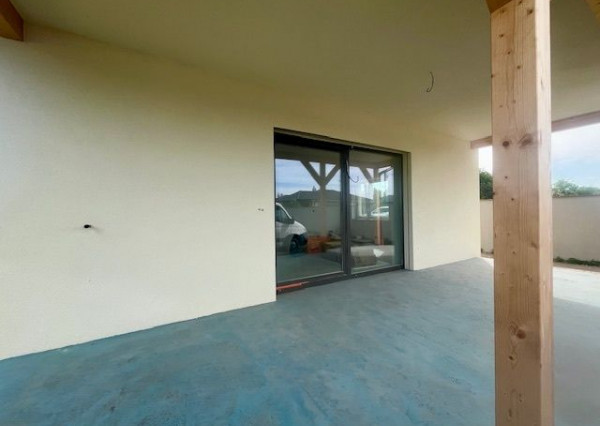 Na predaj 4 izbový bungalov v stave holodomu - obec Kyselica.