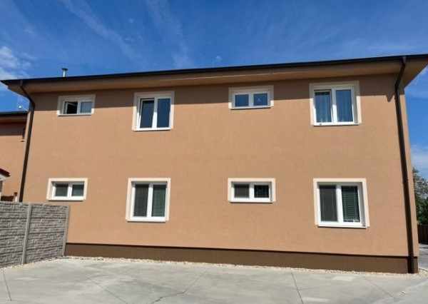 Predaj pekného 3-izb. bytu s vlastným kúrením v novostavbe - Trstená na Ostrove.