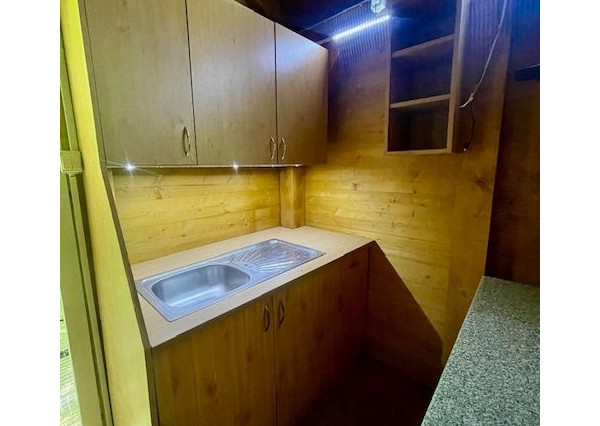 PREDAJ – pozemok s rekreačnou chatou priamo na brehu Dunaja v Bodíkoch.