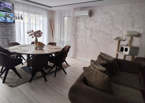 Ponúkam na predaj  6 izbový elegantne zariadený, samostatne stojací rodinný dom v obci Veľké Dvorníky.