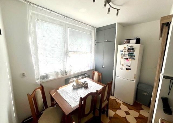 REZERVOVANÉ - Predaj 2 izb.bytu  s garážou v obci Veľké Uľany.