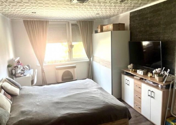 REZERVOVANÉ - Predaj 2 izb.bytu  s garážou v obci Veľké Uľany.