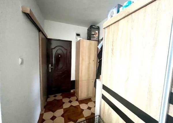 REZERVOVANÉ - Predaj 2 izb.bytu  s garážou v obci Veľké Uľany.