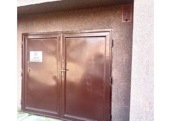 REZERVOVANÉ - Predaj 2 izb.bytu  s garážou v obci Veľké Uľany.