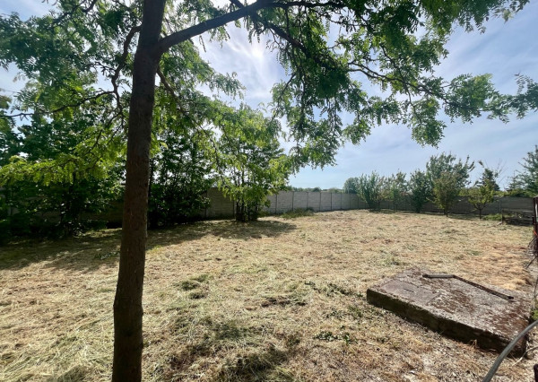 Pekný slnečný stavebný pozemok 750m2 na predaj - Gabčíkovo.