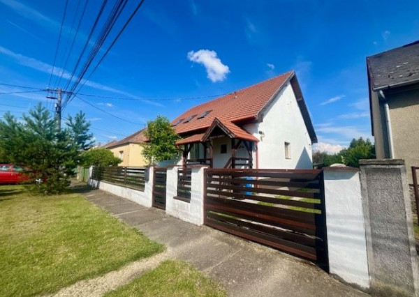 Imperium RK Vám ponúka na predaj 4 izbový rodinný dom za susednými hranicami v  HEGYESHALOME.