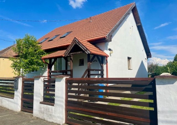 Imperium RK Vám ponúka na predaj 4 izbový rodinný dom za susednými hranicami v  HEGYESHALOME.