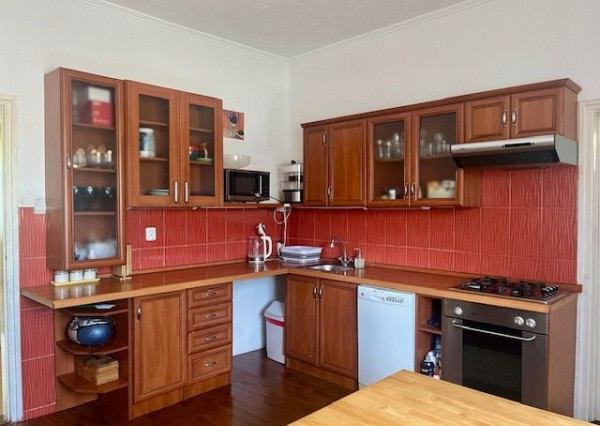 Imperium RK Vám ponúka na predaj 4 izbový rodinný dom za susednými hranicami v  HEGYESHALOME.