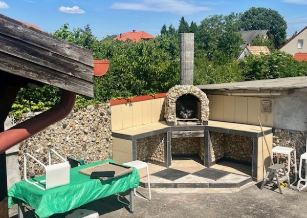 Imperium RK Vám ponúka na predaj 4 izbový rodinný dom za susednými hranicami v  HEGYESHALOME.