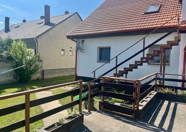 Imperium RK Vám ponúka na predaj 4 izbový rodinný dom za susednými hranicami v  HEGYESHALOME.