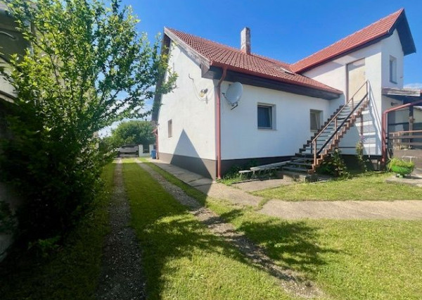 Imperium RK Vám ponúka na predaj 4 izbový rodinný dom za susednými hranicami v  HEGYESHALOME.