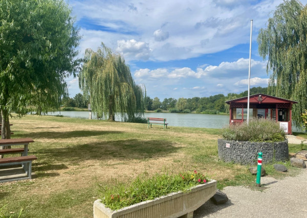 Imperium RK Vám ponúka na predaj 4 izbový rodinný dom za susednými hranicami v  HEGYESHALOME.