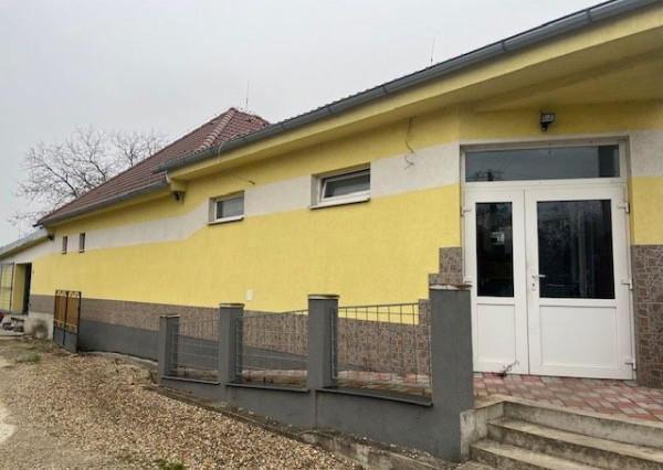 Predaj Komerčného priestoru v obci Zlatná na Ostrove.