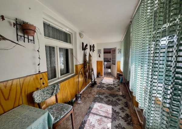 Na predaj 4izb. starší rodinný dom na 8 árovom pozemku  Lehnice -Sása.