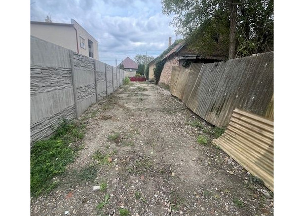 Pekný slnečný pozemok 1182 m2  na predaj - obec Čenkovce.