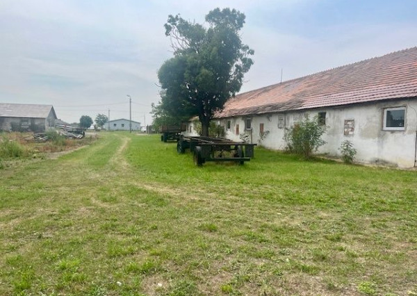 Prenájom skladovacieho objektu v obci Štvrtok na Ostrove.