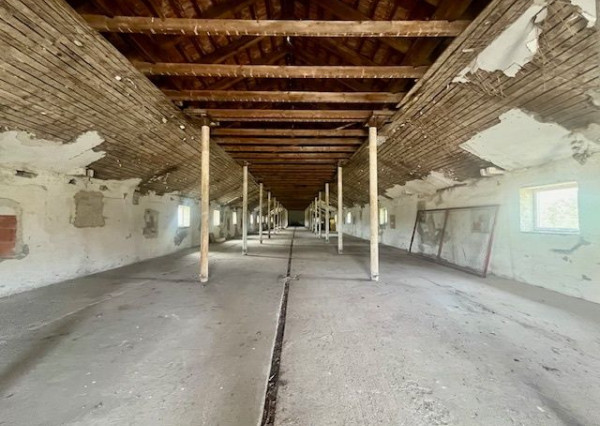 Prenájom skladovacieho objektu v obci Štvrtok na Ostrove.