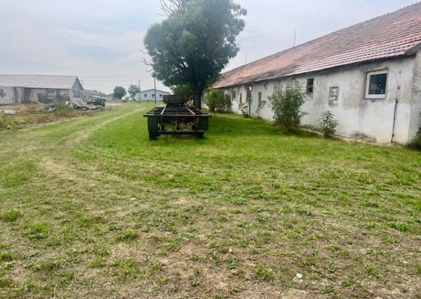 Prenájom skladovacieho objektu v obci Štvrtok na Ostrove.