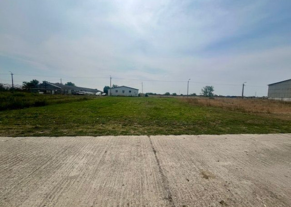 Prenájom skladovacieho objektu v obci Štvrtok na Ostrove.