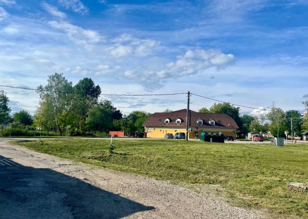 Predaj stavebné pozemky 769 m2 a 720 m2 v obci DUNASZIGET, Maďarsko - CENA : 61 eur / m2