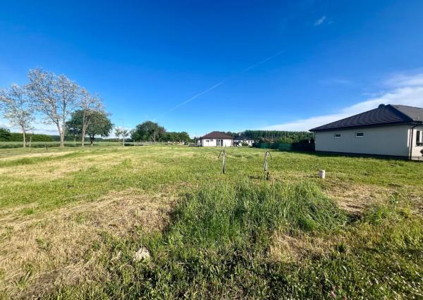 Predaj stavebné pozemky 769 m2 a 720 m2 v obci DUNASZIGET, Maďarsko - CENA : 61 eur / m2