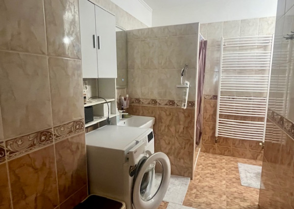 Na predaj 4 - izbový rodinný dom v obci Kalinkovo .