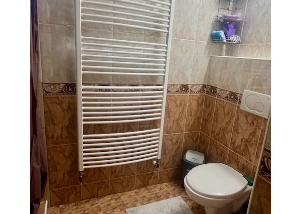 Na predaj 4 - izbový rodinný dom v obci Kalinkovo .