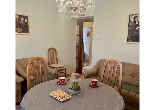 Na predaj 4 - izbový rodinný dom v obci Kalinkovo .