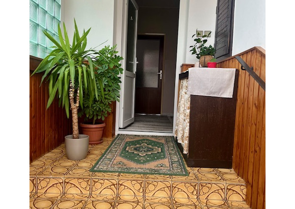 Na predaj 4 - izbový rodinný dom v obci Kalinkovo .