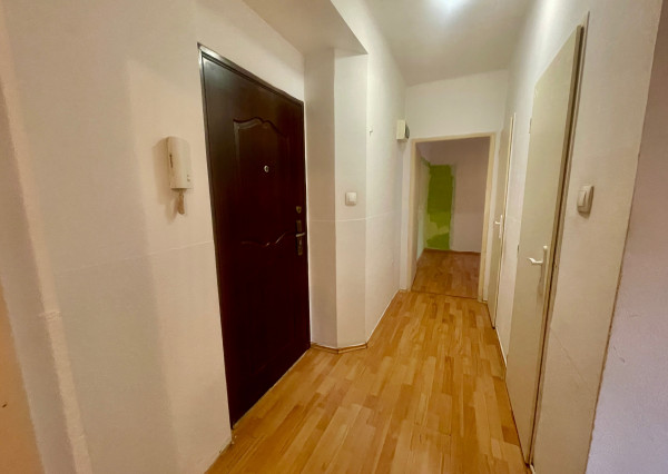 REZERVOVANÉ - predaj 2 izb. byt v Šamoríne, Školská ulica.