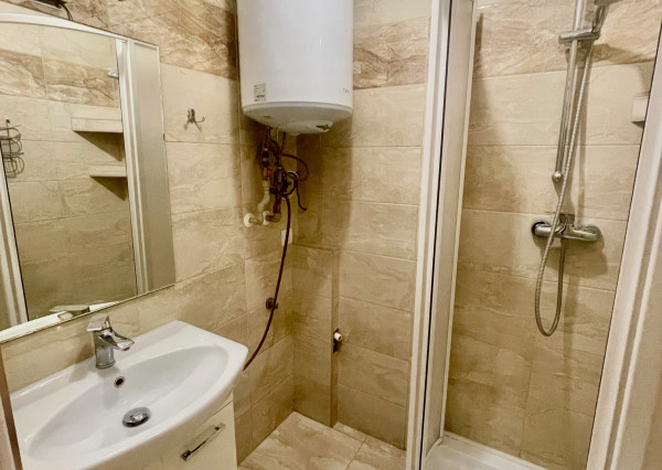 REZERVOVANÉ - predaj 2 izb. byt v Šamoríne, Školská ulica.