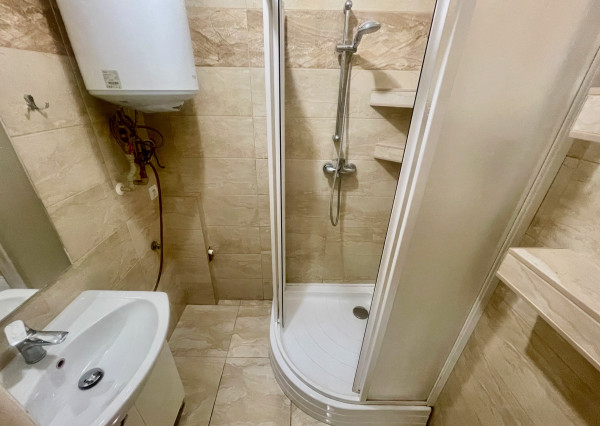 REZERVOVANÉ - predaj 2 izb. byt v Šamoríne, Školská ulica.