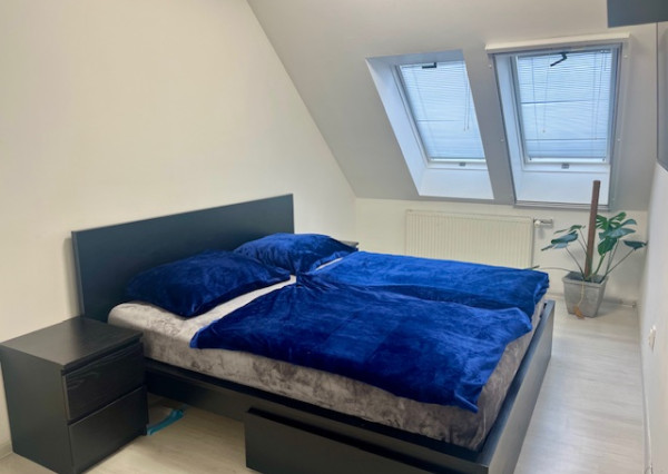 Na predaj pekný veľkometrážny 3 izbový byt s garážou na ul. Nová Ves.