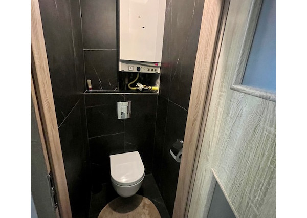 Na predaj pekný veľkometrážny 3 izbový byt s garážou na ul. Nová Ves.