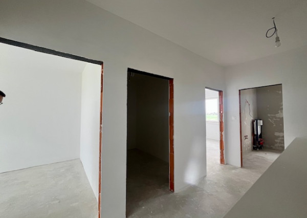 Rovinka -predaj 4 izbový byt so záhradkou.