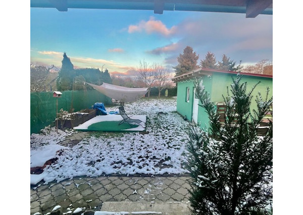 Na predaj  rekreačná chata s trvalým užívaním v lukratívnej časti Šamorína.