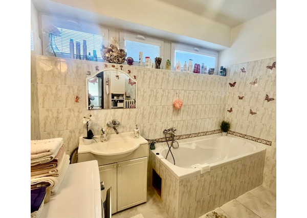 Komfortné bývanie v dvojgeneračnom 4 izbovom dome -Šamorín.