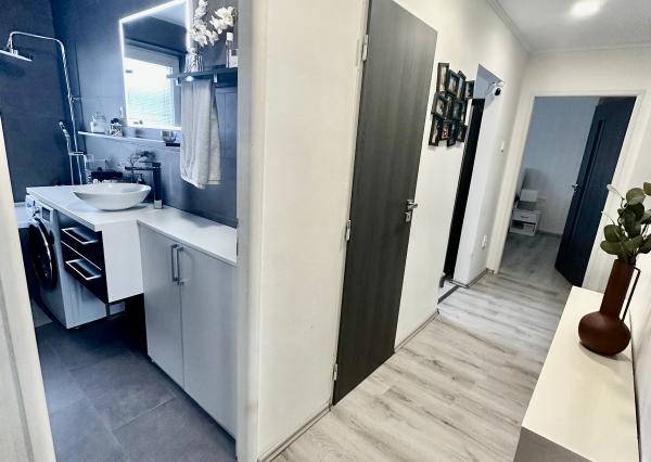 Gabčíkovo - predaj 3 izb. bytu s garážou, záhradkou v uzamknutom dvore v centre mesta.